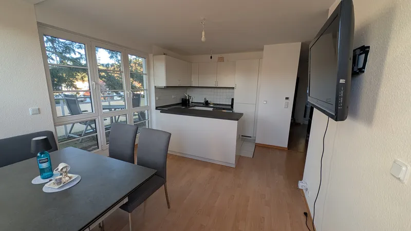 Gepflegte 2-Zimmer DG Maisonette Wohnung in Berlin-Heiligensee, EBK, Möbliert — photo 1